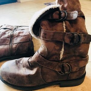 Roxy Genuine Surf Boots. Comfy casual. Rare style.